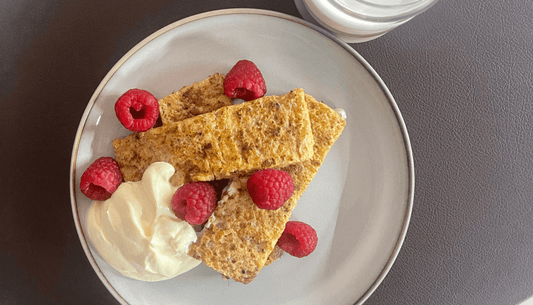 French Toast Salutare con Pane Integrale e Yogurt Greco: Un Viaggio Gastronomico verso una Colazione Perfetta - MartinaSenatore